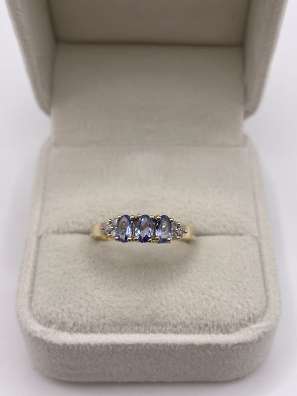 9ct gold tanzanite and diamond ring