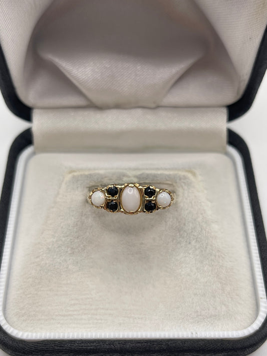 9ct gold opal and sapphire ring