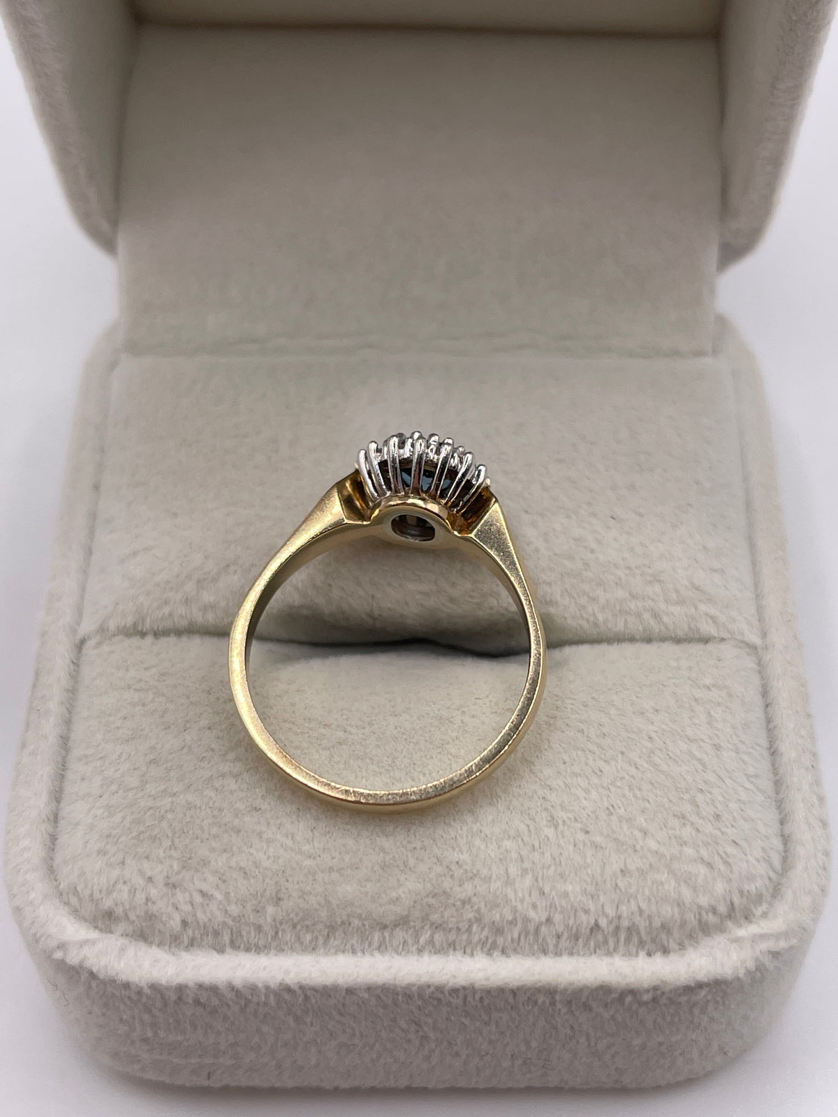 9ct gold topaz and diamond ring