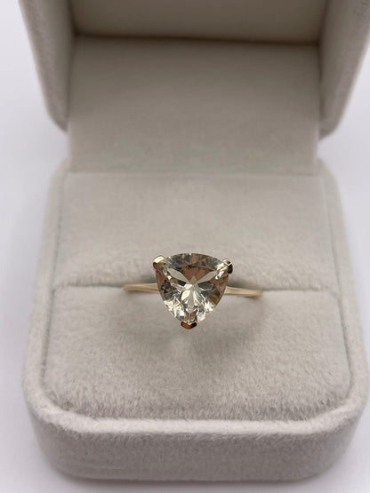 9ct gold quartz ring