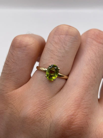 9ct gold peridot ring