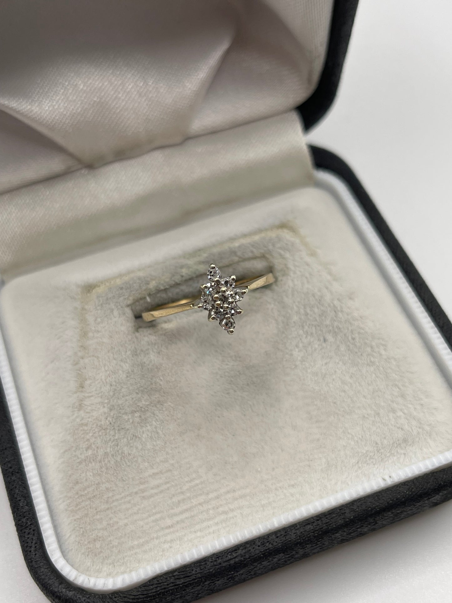 9ct gold diamond cluster ring