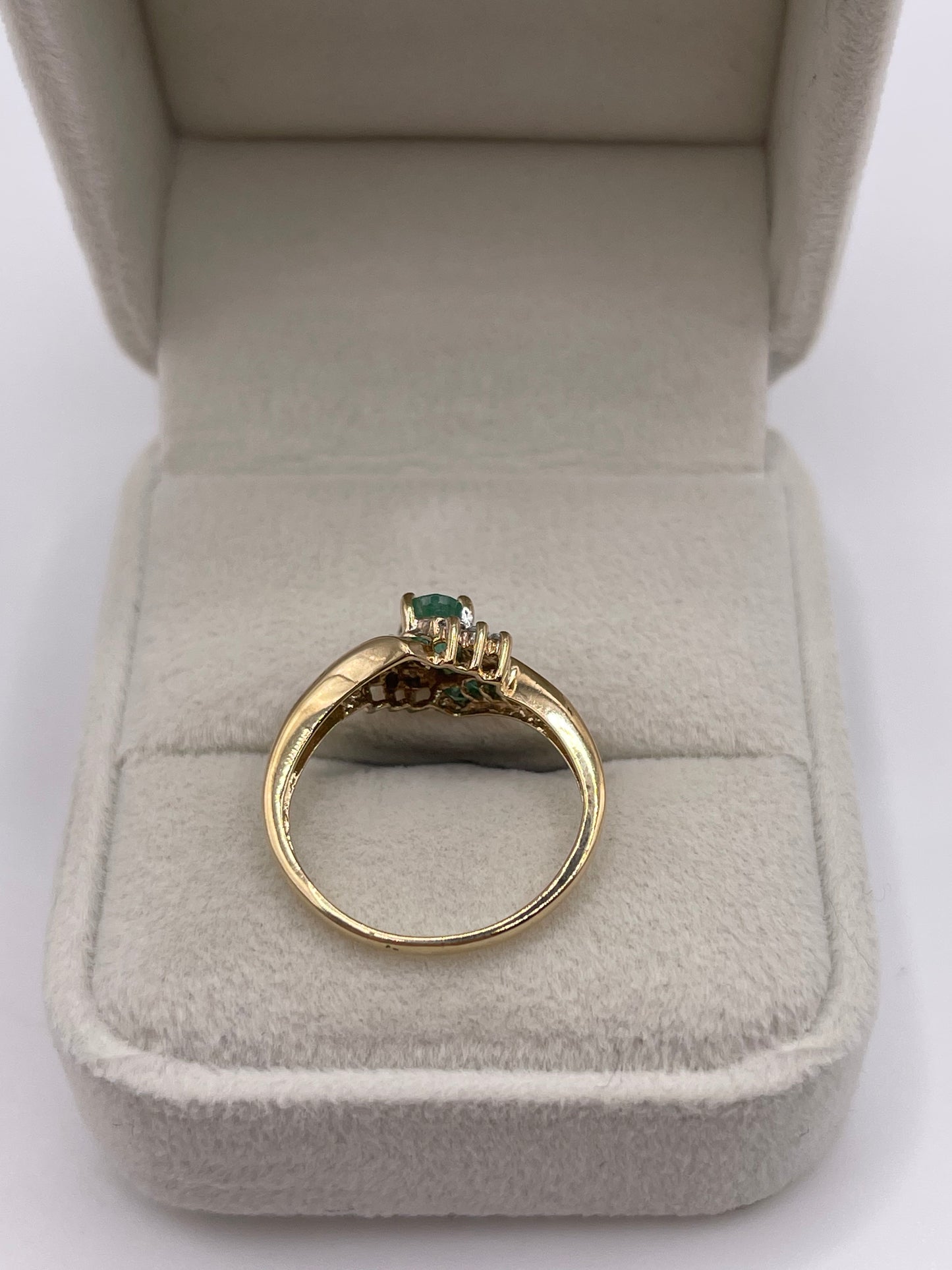 9ct gold emerald and diamond ring