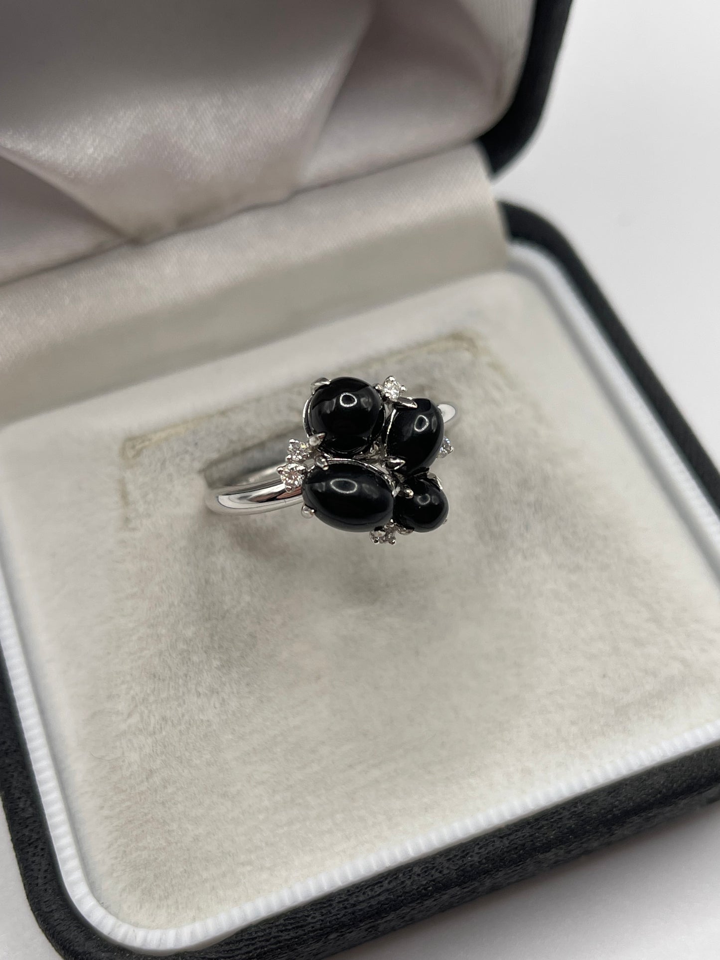 18ct white gold jet and diamond ring