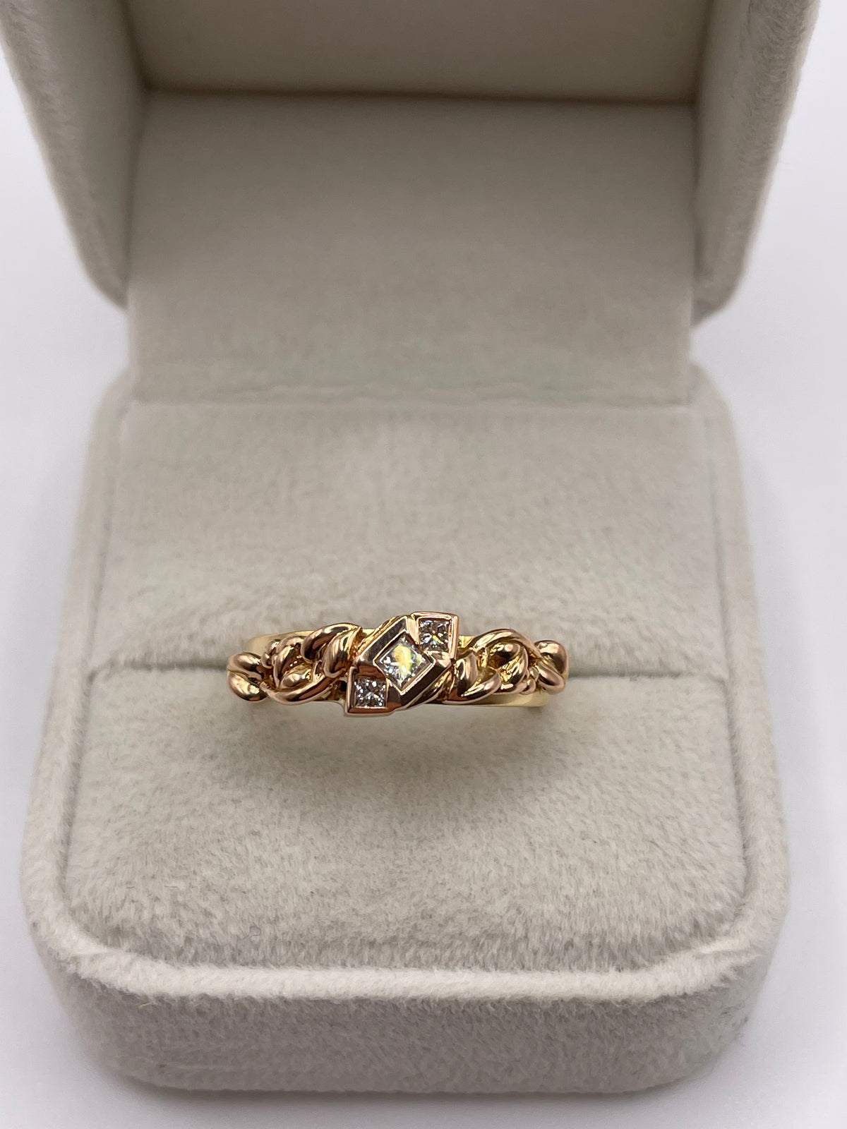 Clogau 18ct gold diamond ring