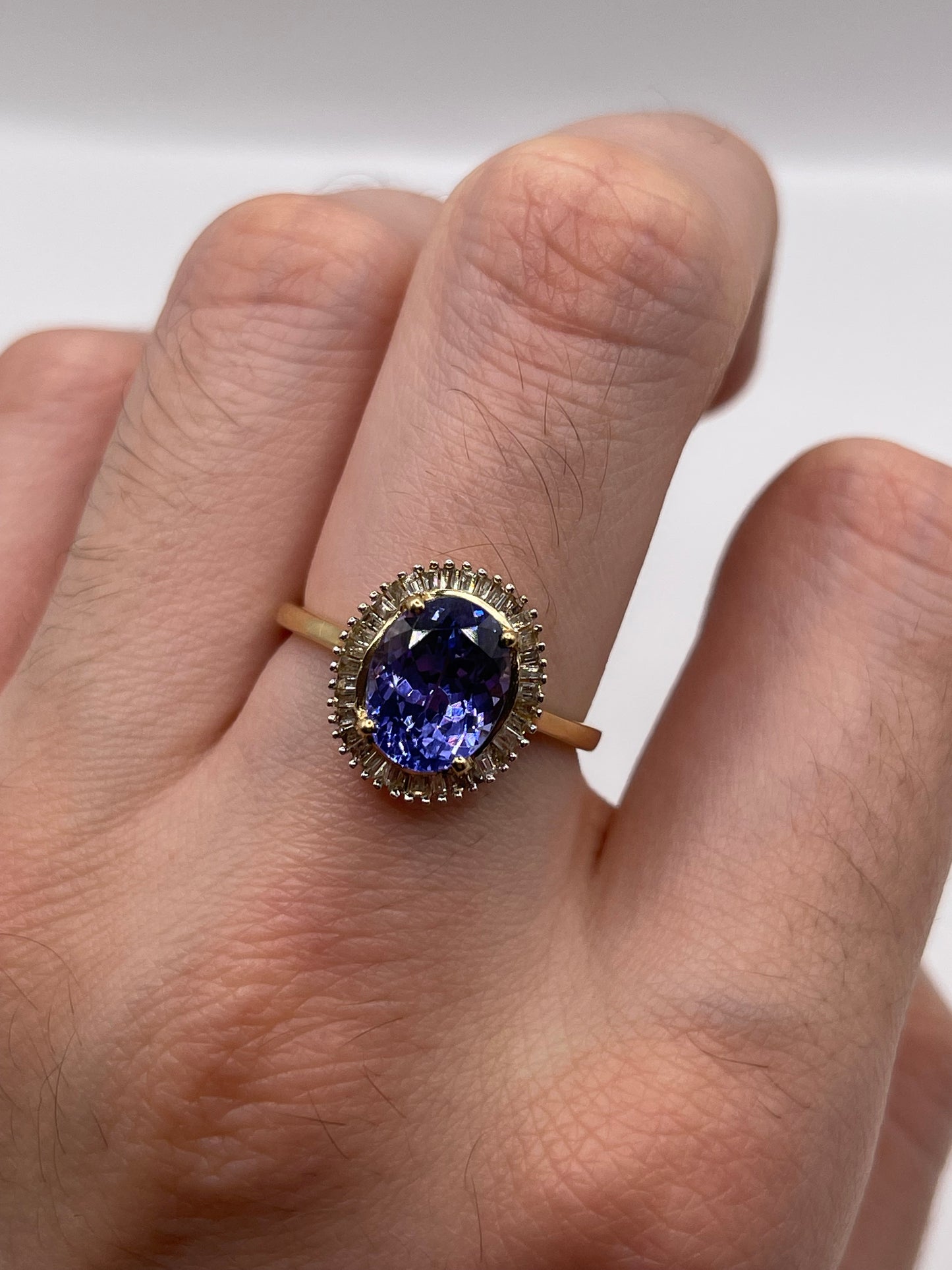 14ct gold tanzanite and diamond ring