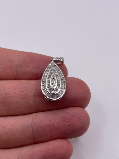 9ct white gold diamond cluster pendant