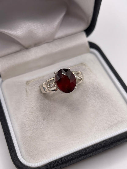 Silver gemstone ring