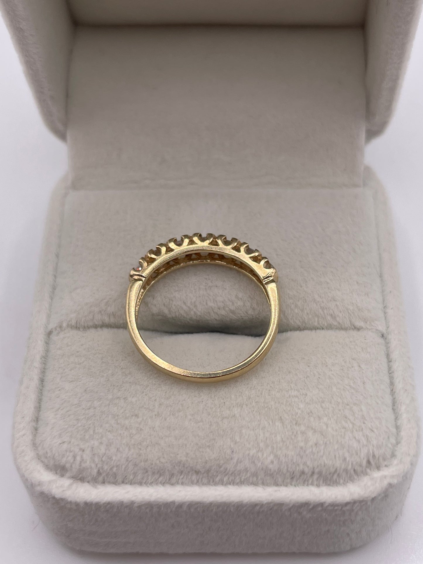 9ct gold diamond ring