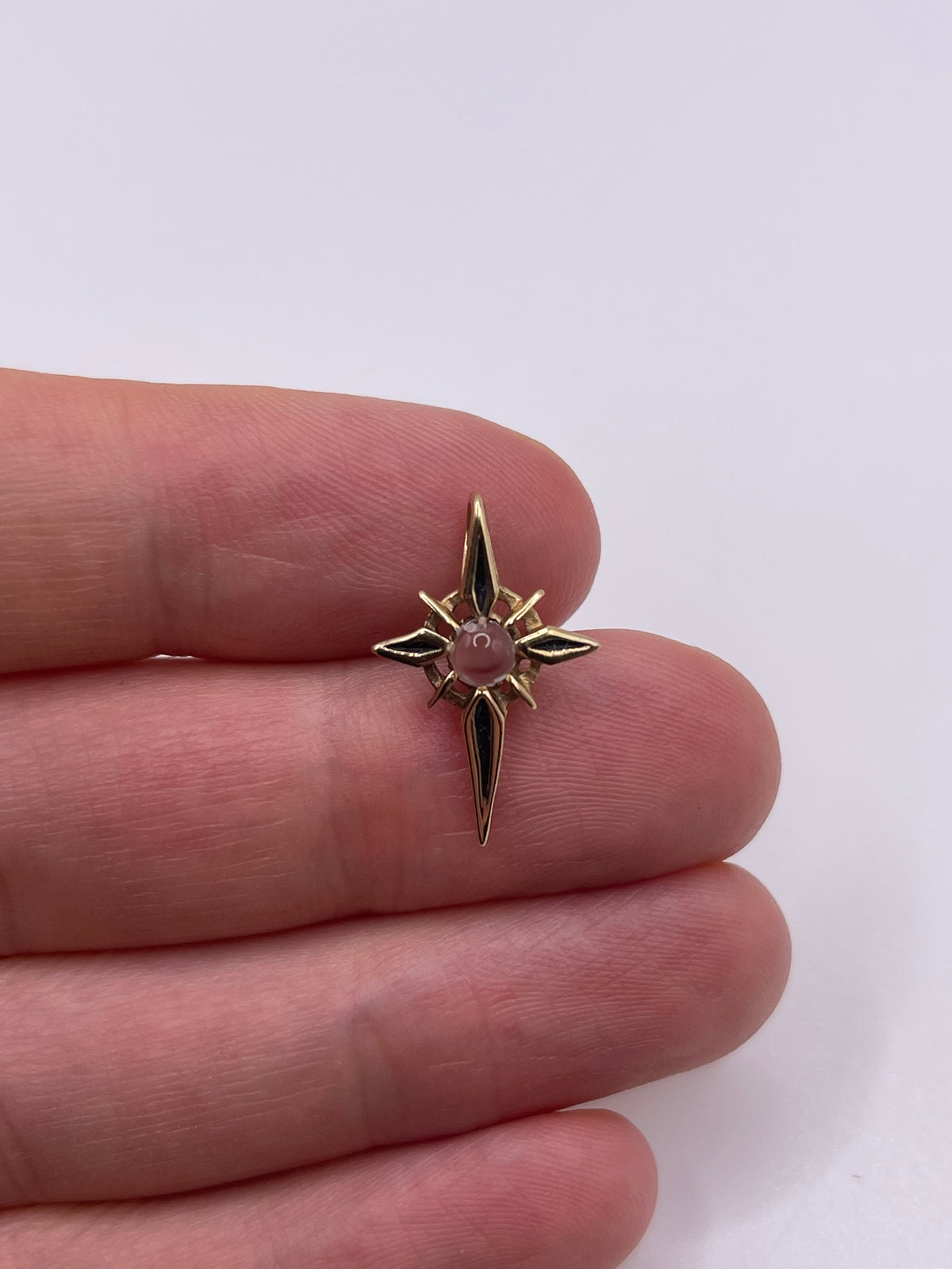 9ct gold cross pendant