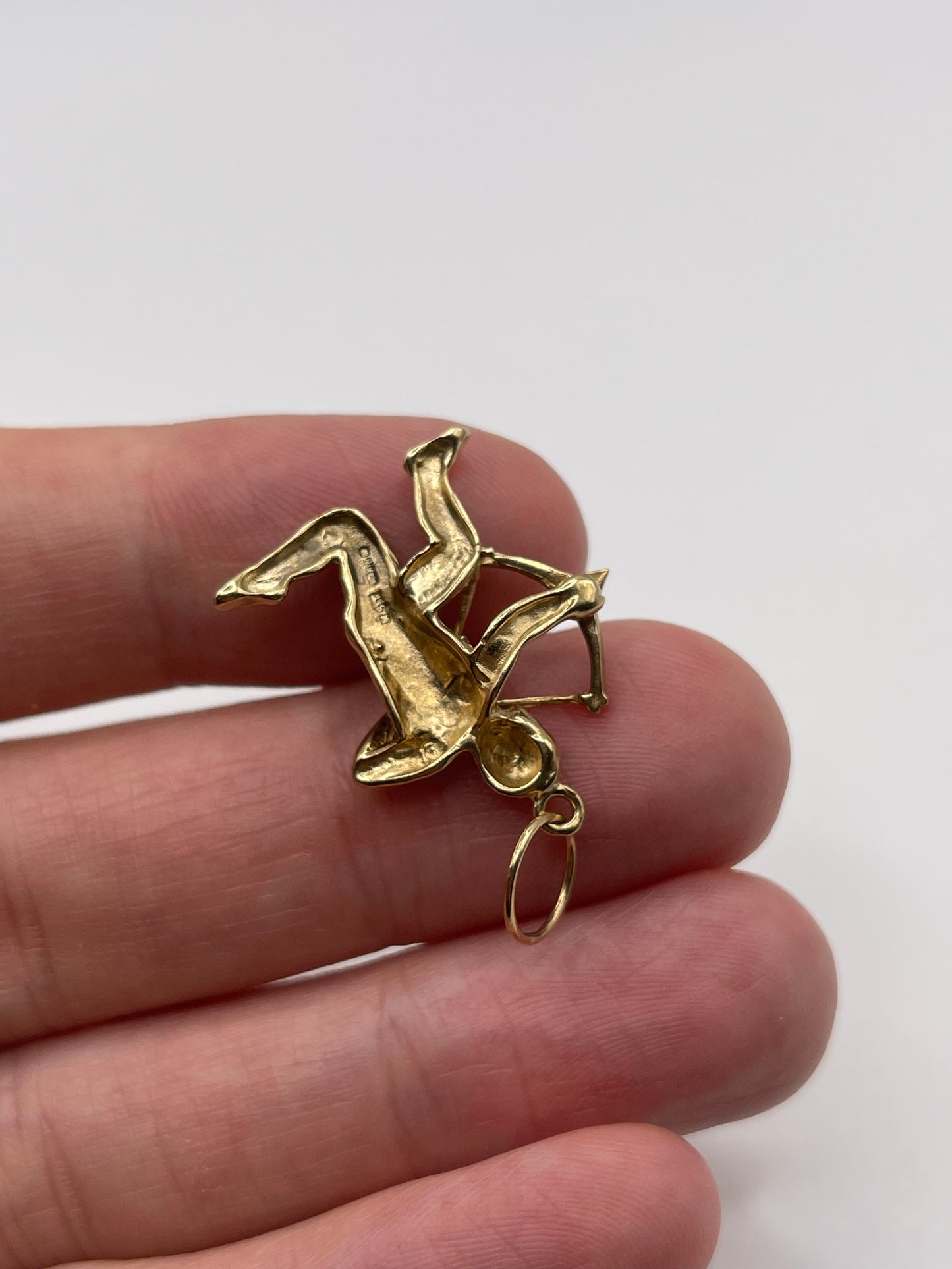9ct gold Sagittarius pendant