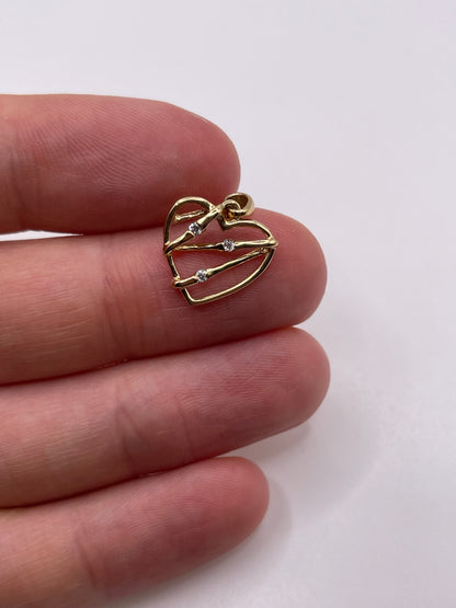 9ct gold cz heart pendant