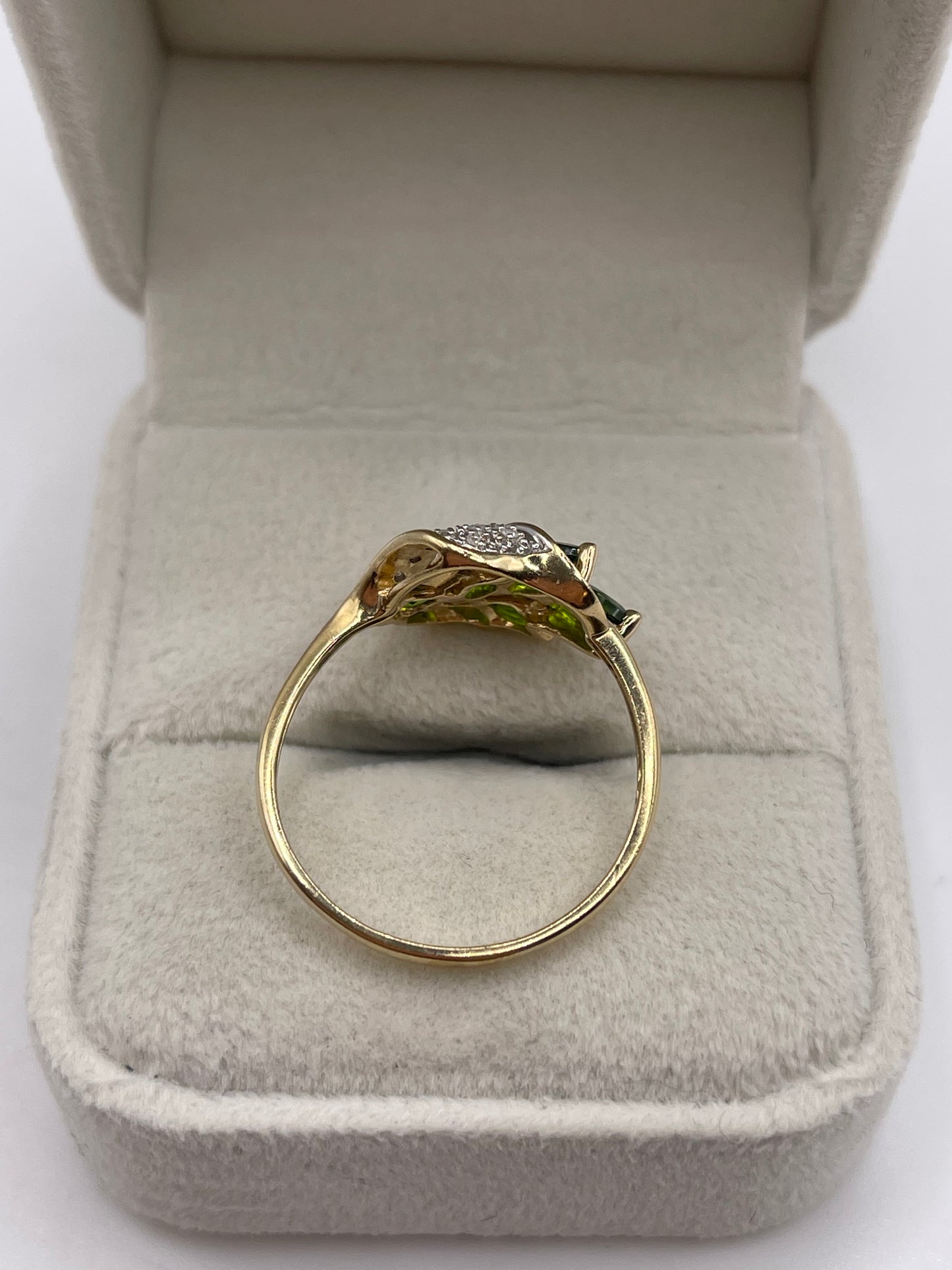 9ct gold diopside and diamond ring