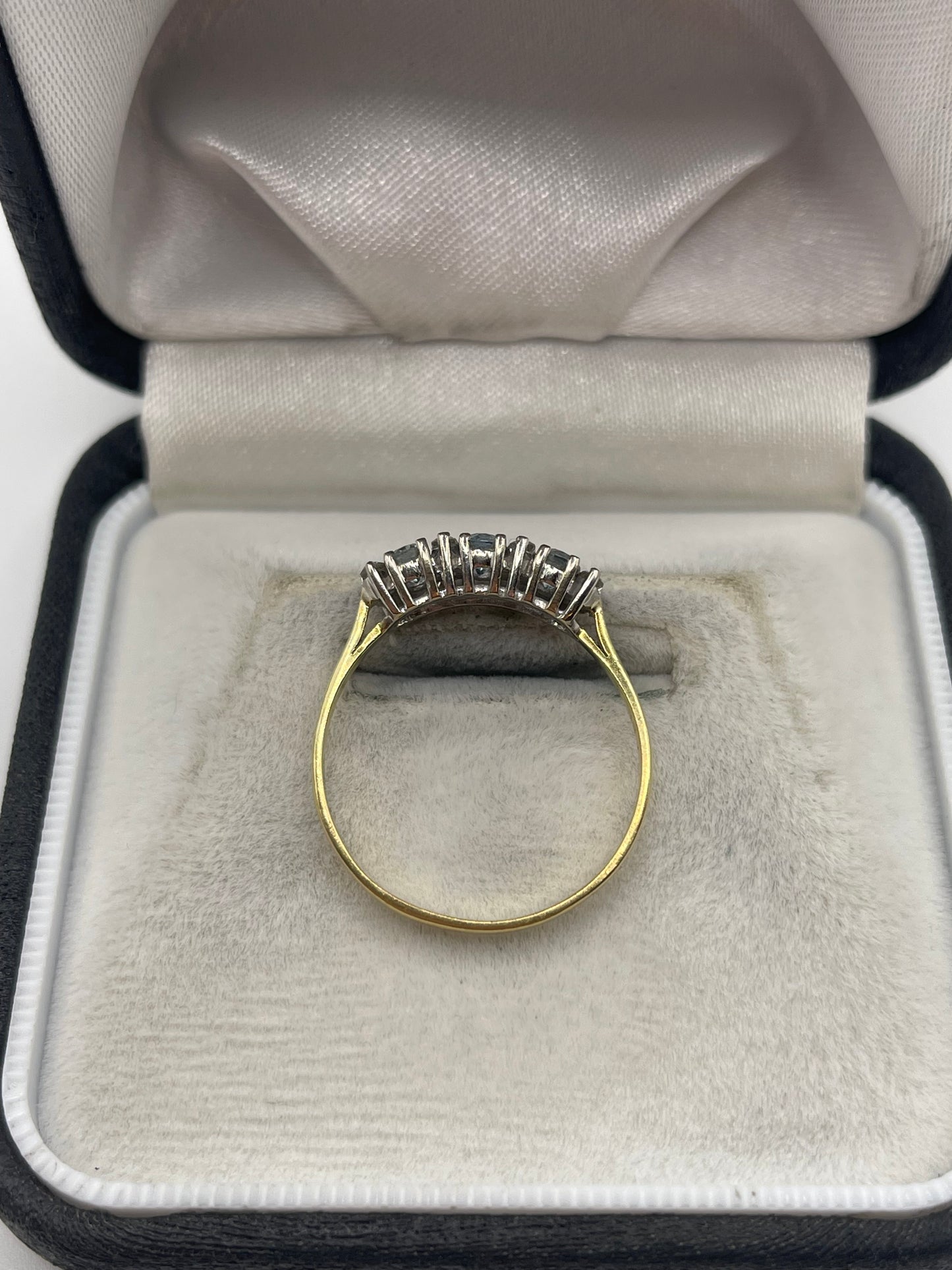 18ct gold aquamarine and diamond ring