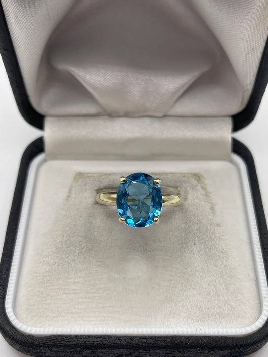 9ct gold blue topaz ring