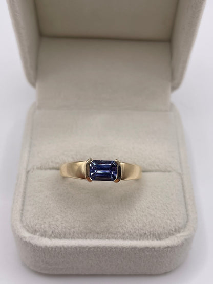 9ct gold iolite ring