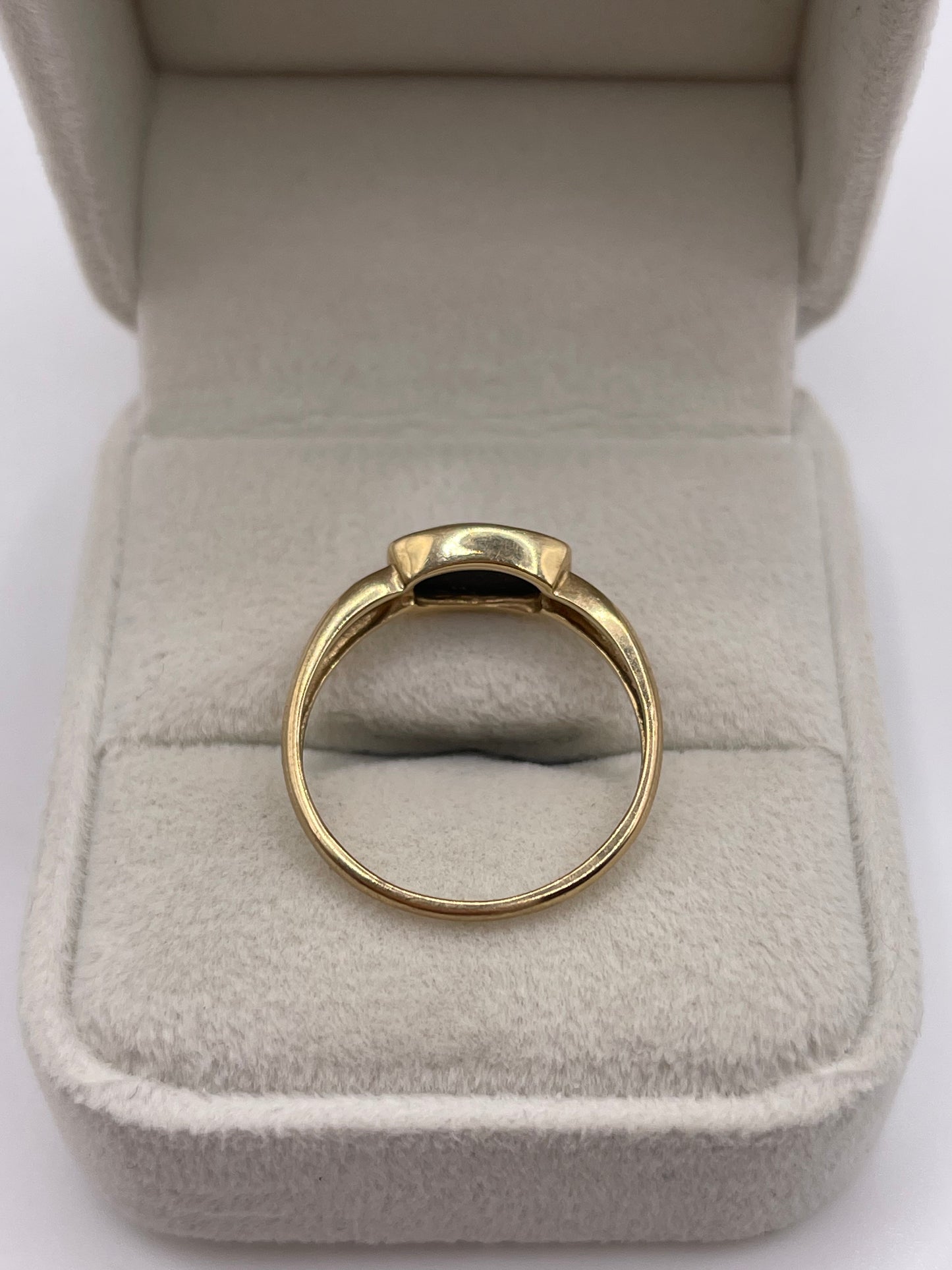 9ct gold black opal triplet ring