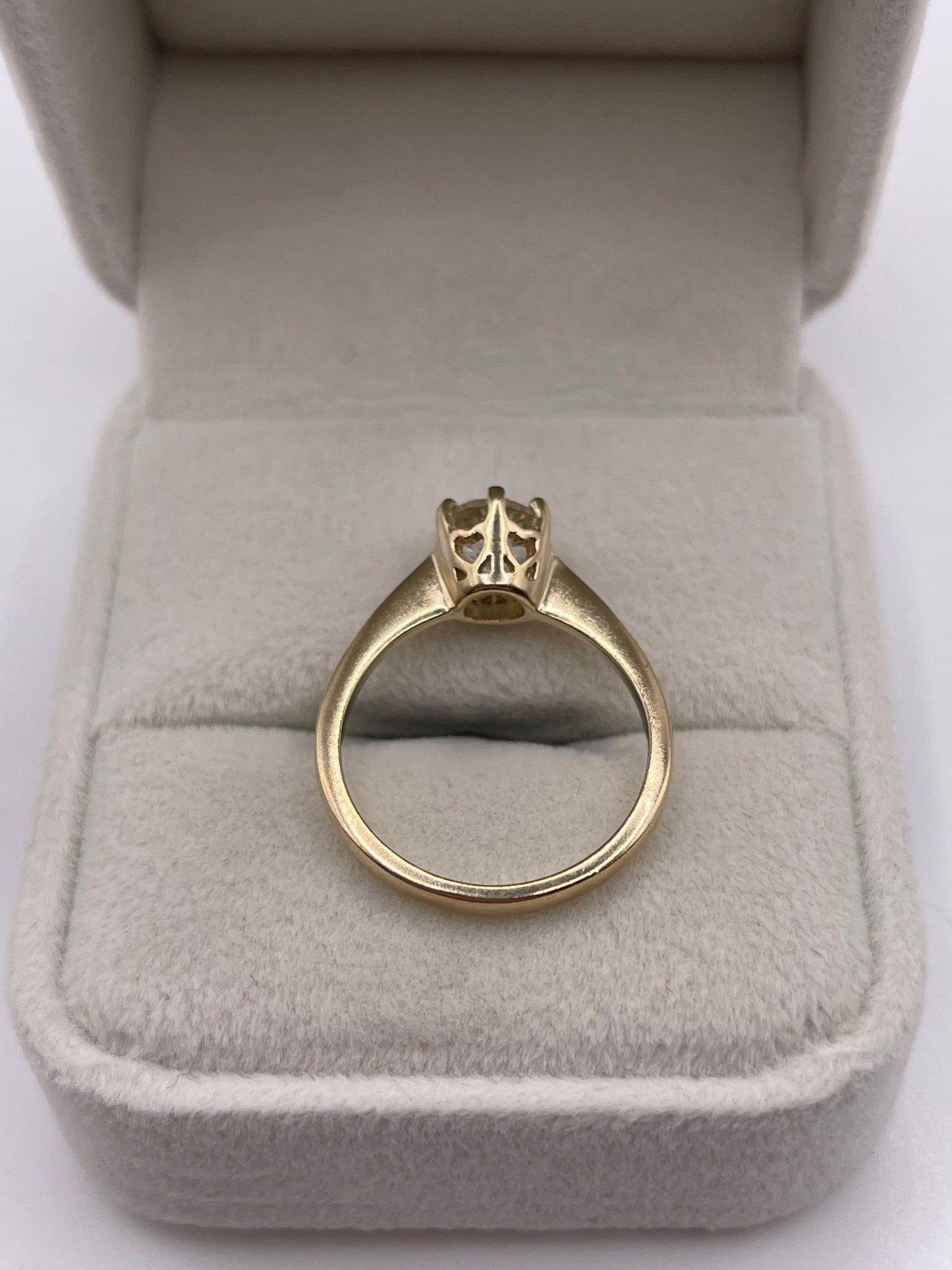 9ct gold aquamarine ring