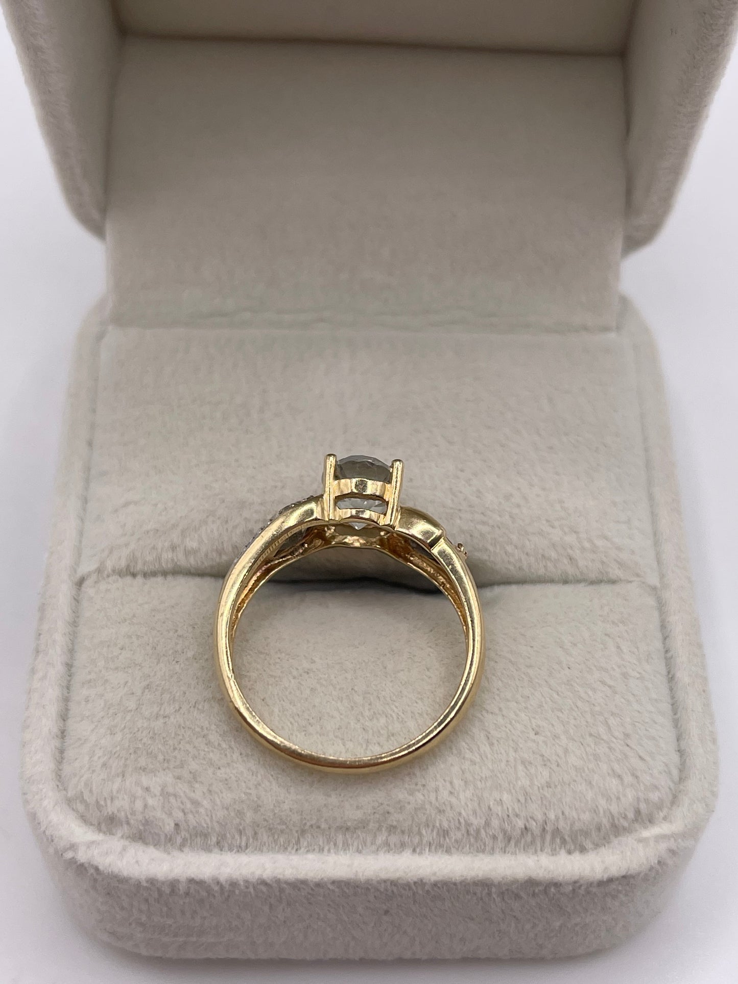 9ct gold aquamarine and diamond ring