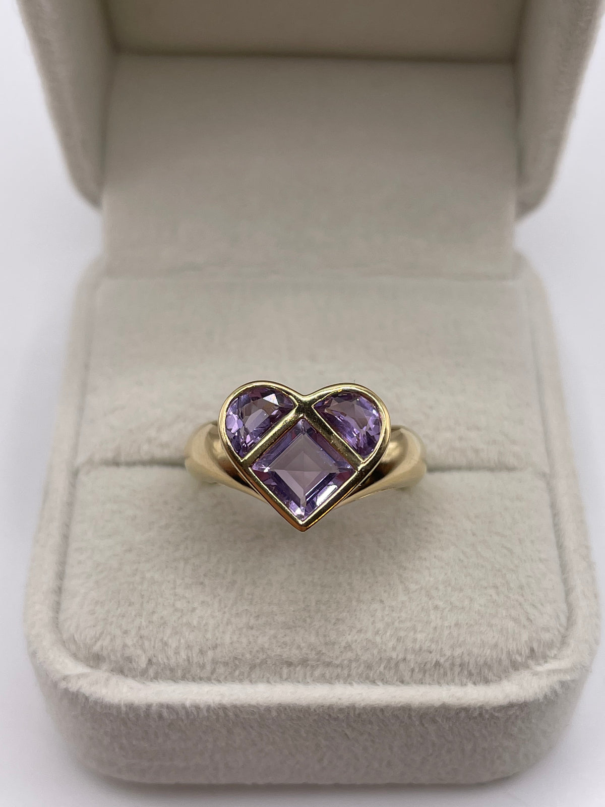 9ct gold amethyst heart ring