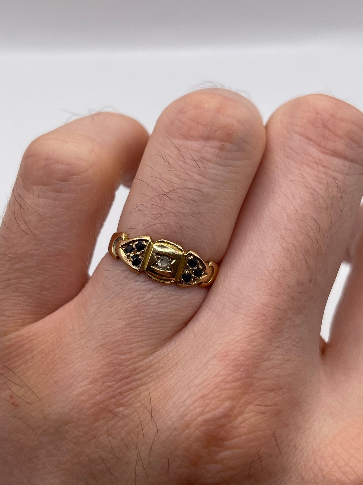 Antique 15ct gold sapphire and diamond ring