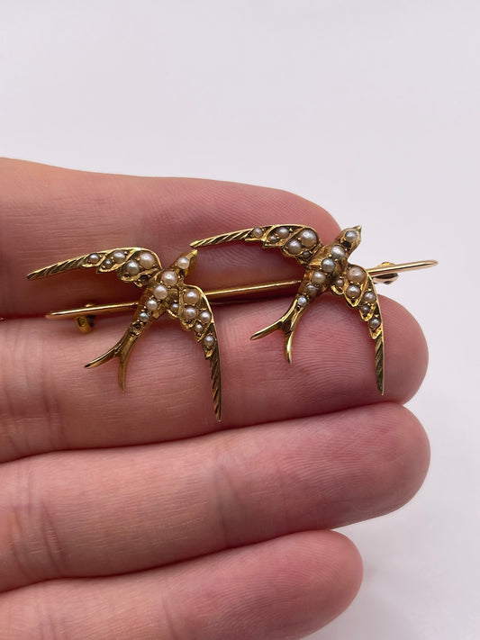 Antique 15ct gold pearl swallow brooch
