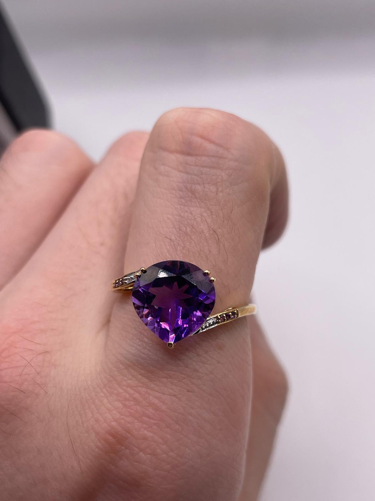 9ct gold amethyst and diamond ring