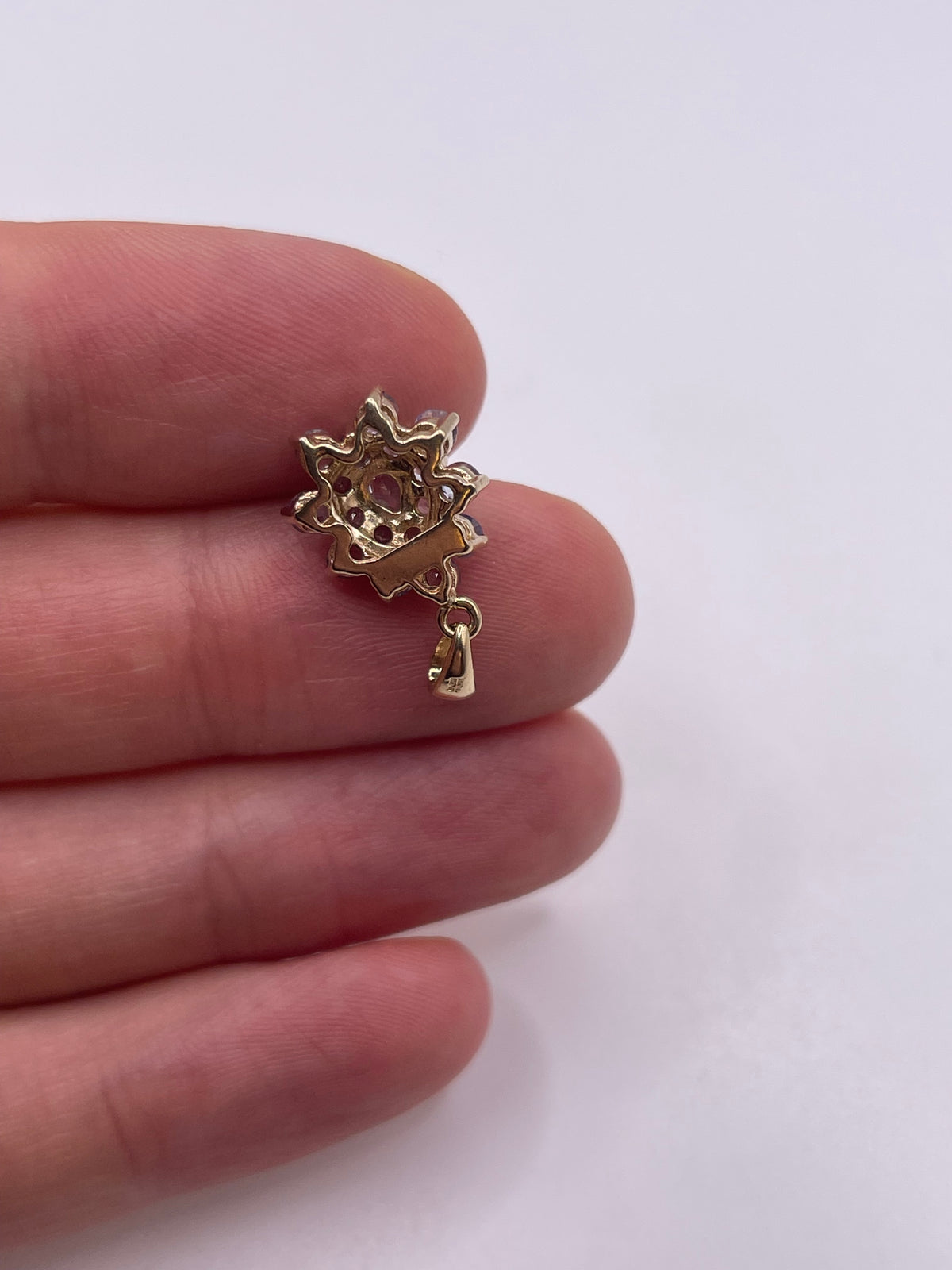 9ct gold tanzanite cluster pendant