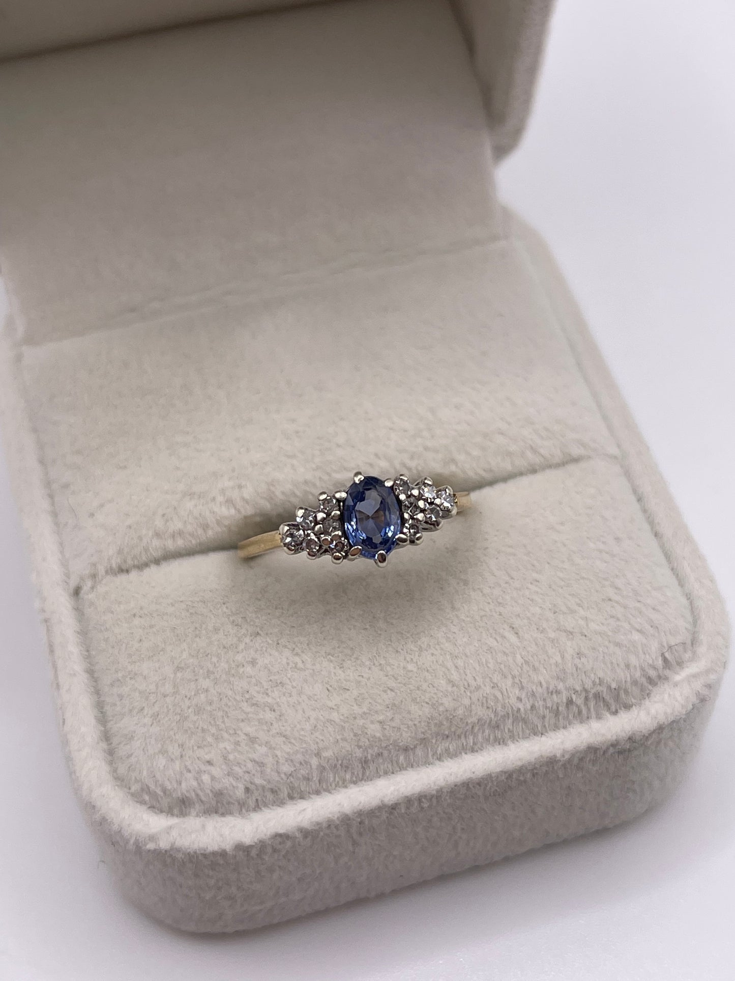 9ct gold sapphire and diamond ring
