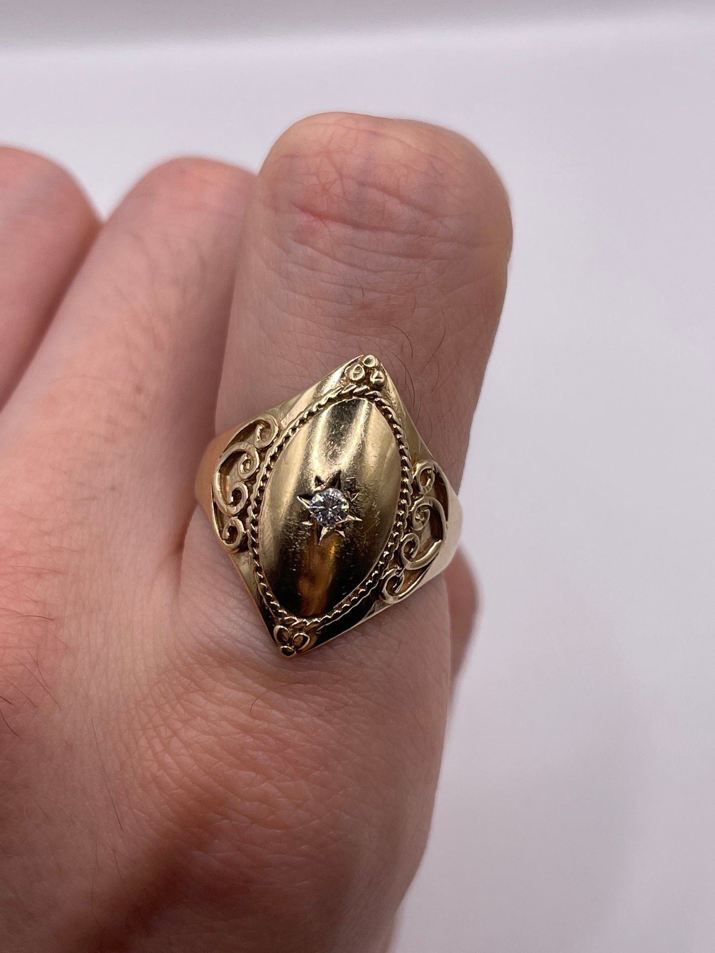 9ct gold diamond ring