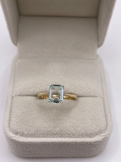 9ct gold aquamarine ring