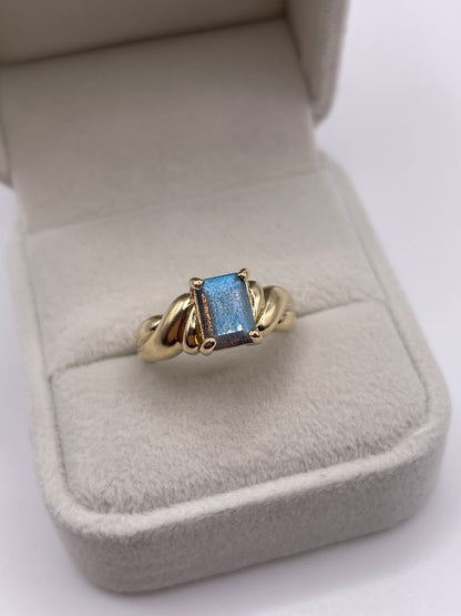 9ct gold labradorite ring
