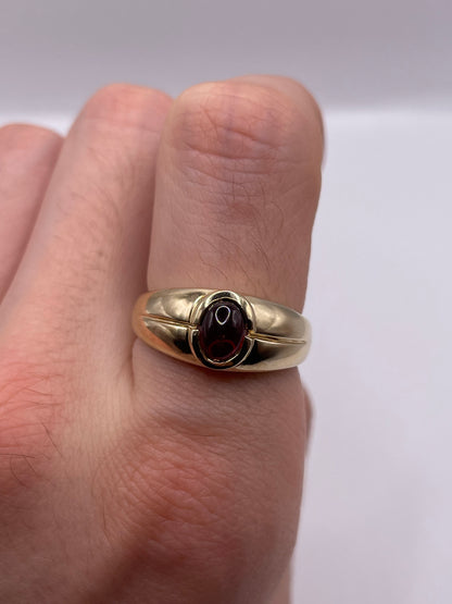 9ct gold cabochon garnet ring