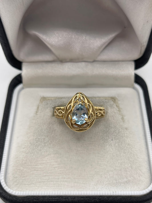9ct gold topaz ring