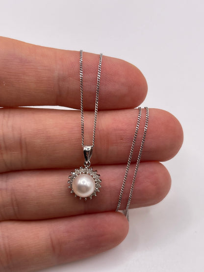 9ct white gold pearl and diamond necklace