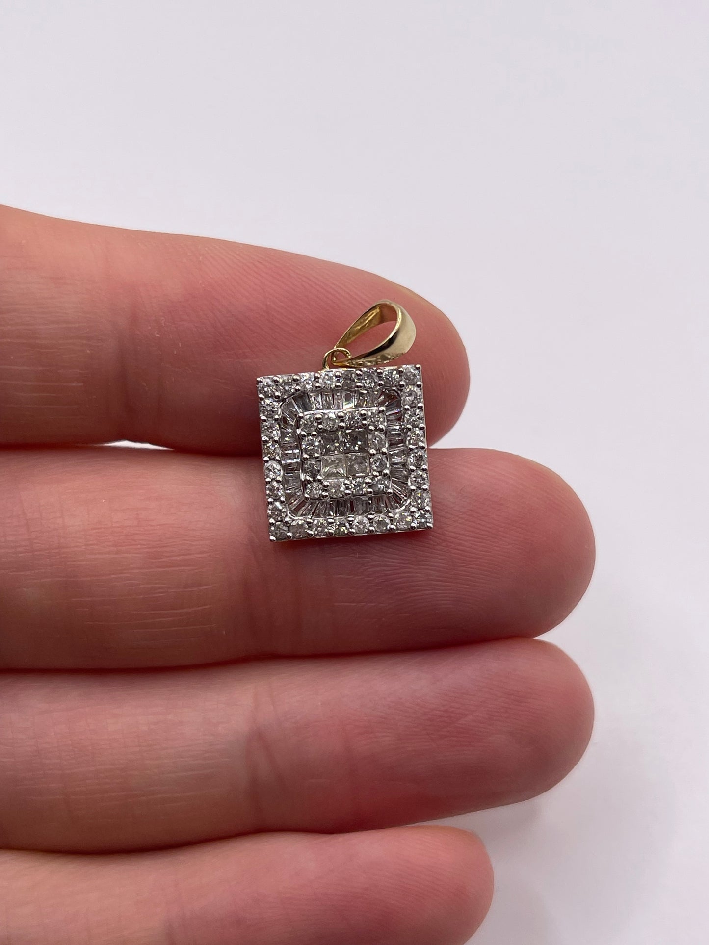 9ct gold diamond cluster pendant
