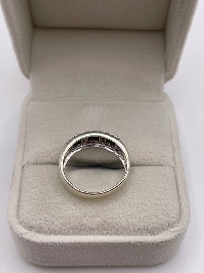 9ct white gold sapphire and diamond ring