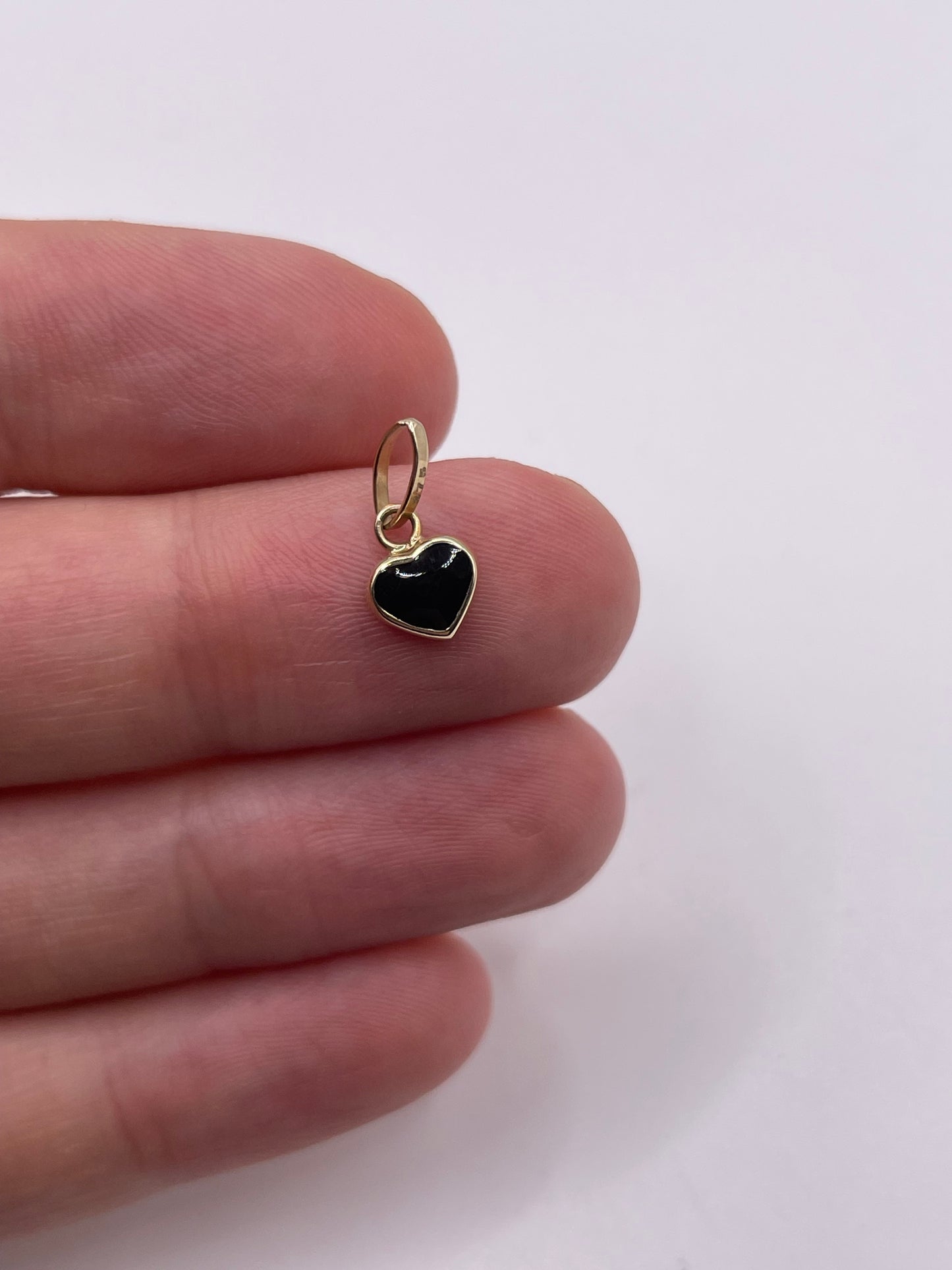 9ct gold heart pendant