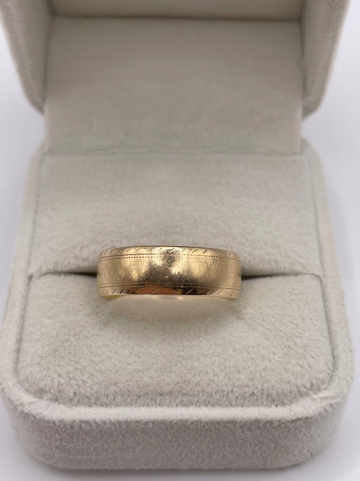 9ct gold band