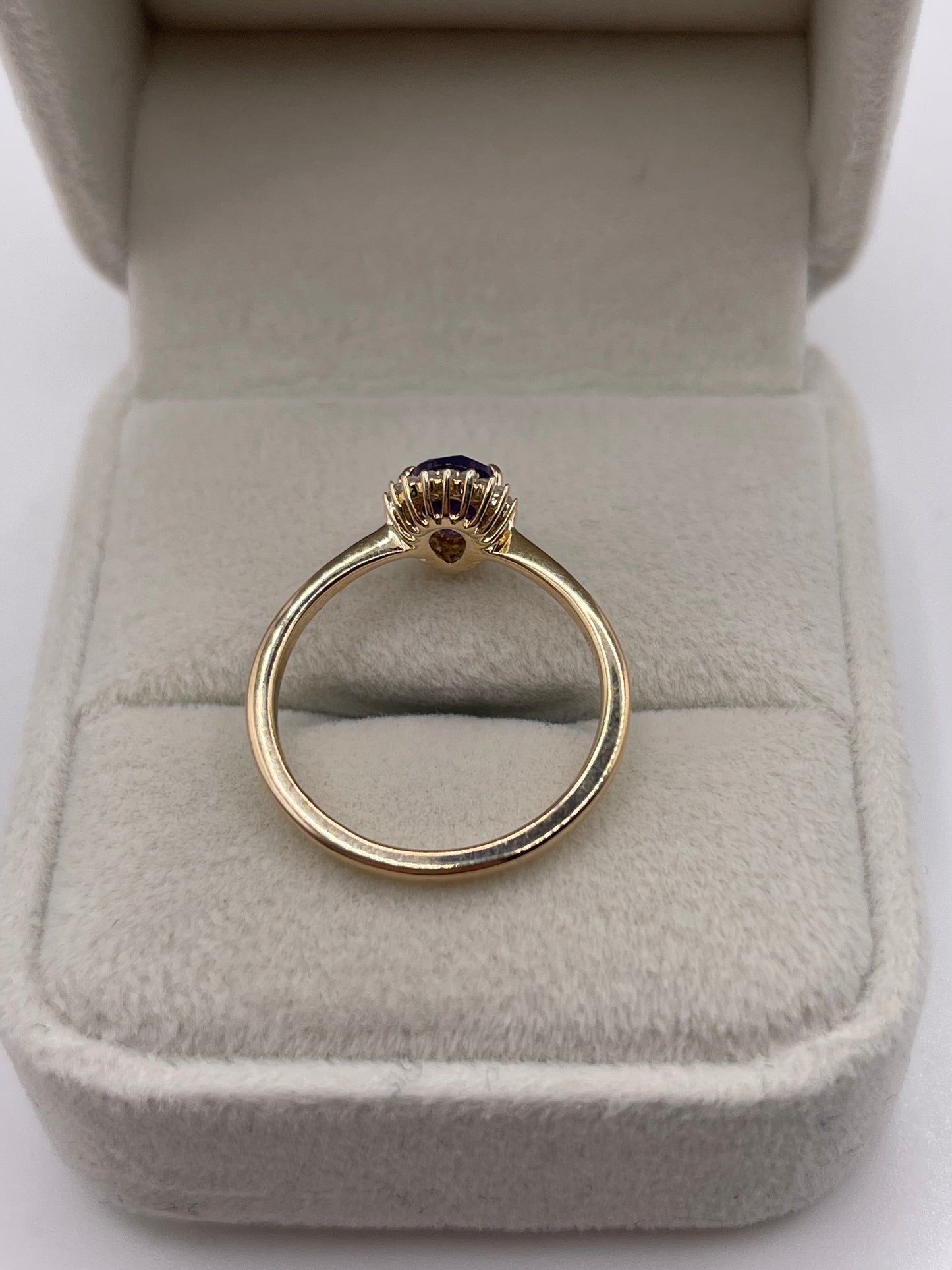 9ct gold amethyst and diamond ring