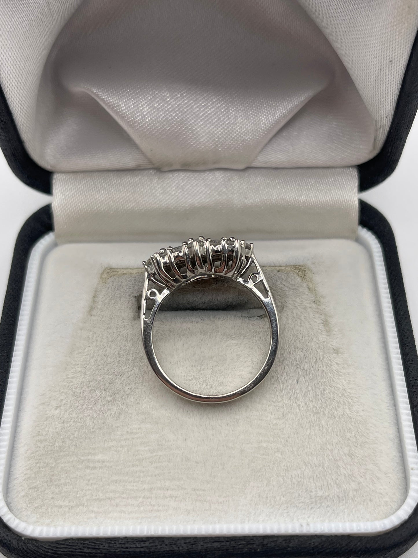 18ct white gold diamond cluster ring