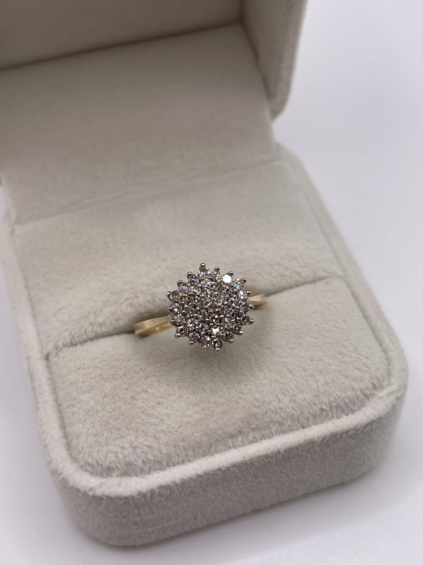 9ct gold diamond cluster ring