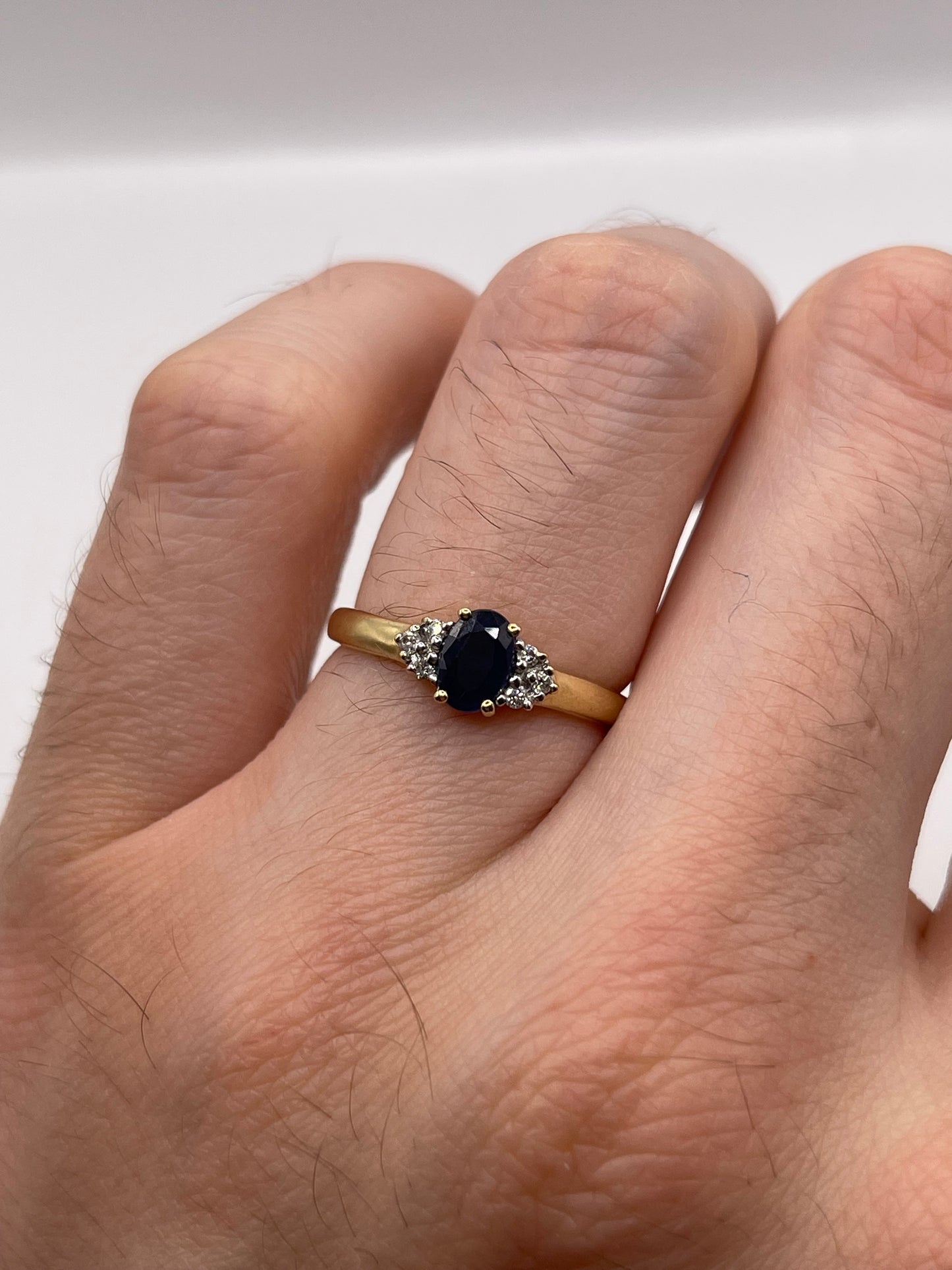 9ct gold sapphire and diamond ring