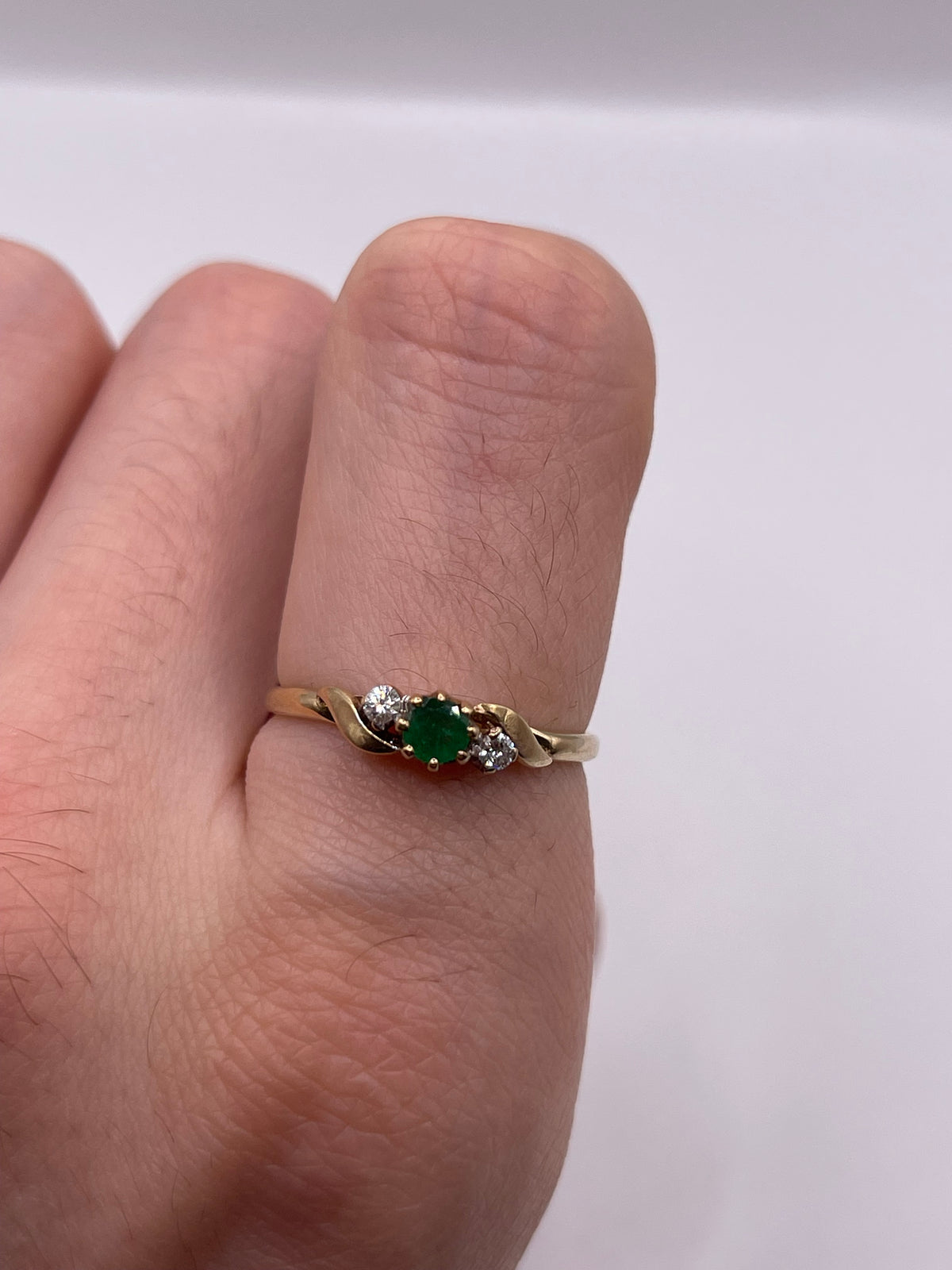 9ct gold emerald and diamond ring
