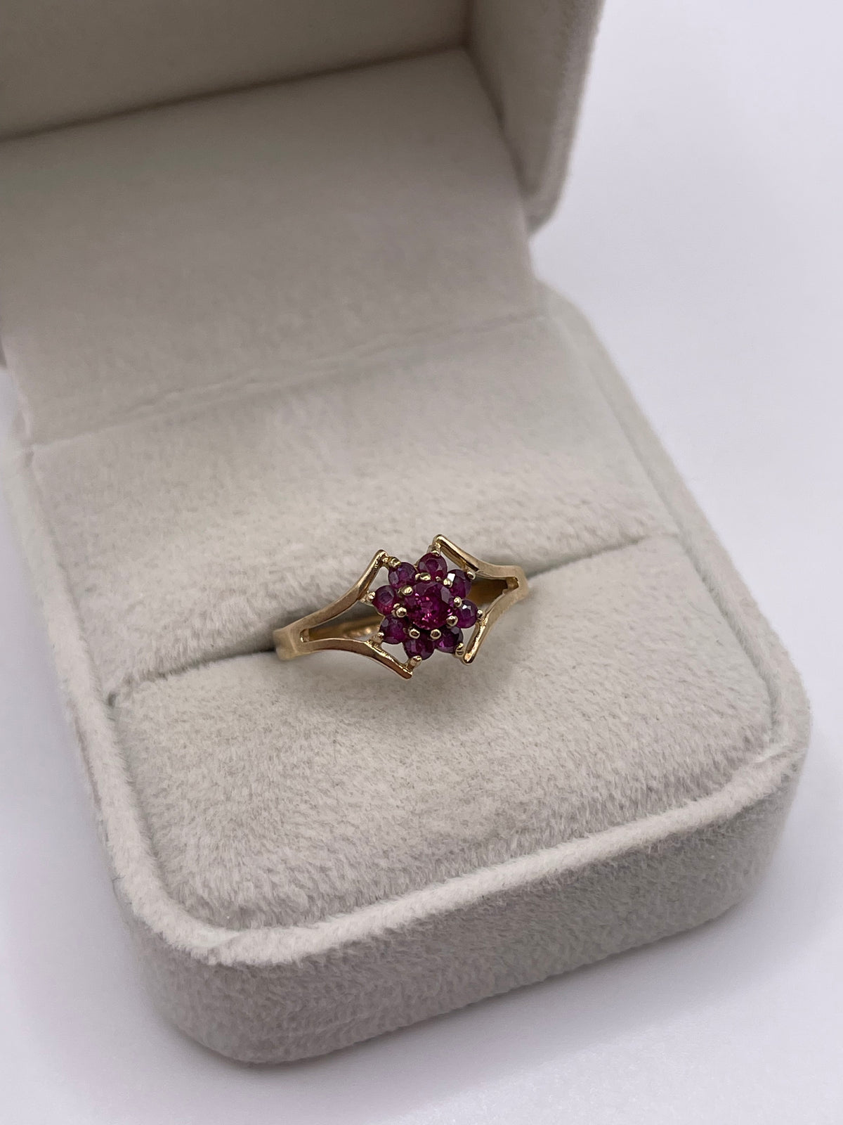 9ct gold ruby cluster ring