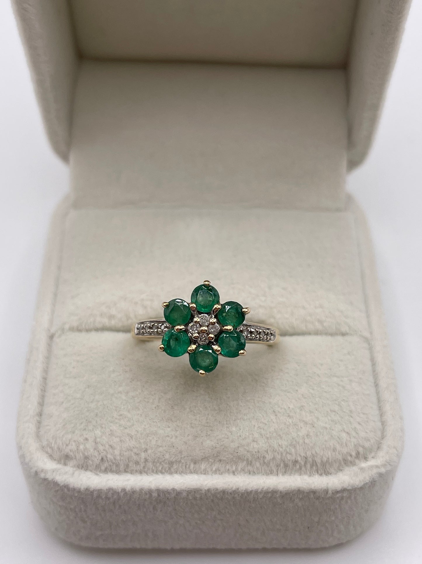 9ct gold emerald and diamond ring