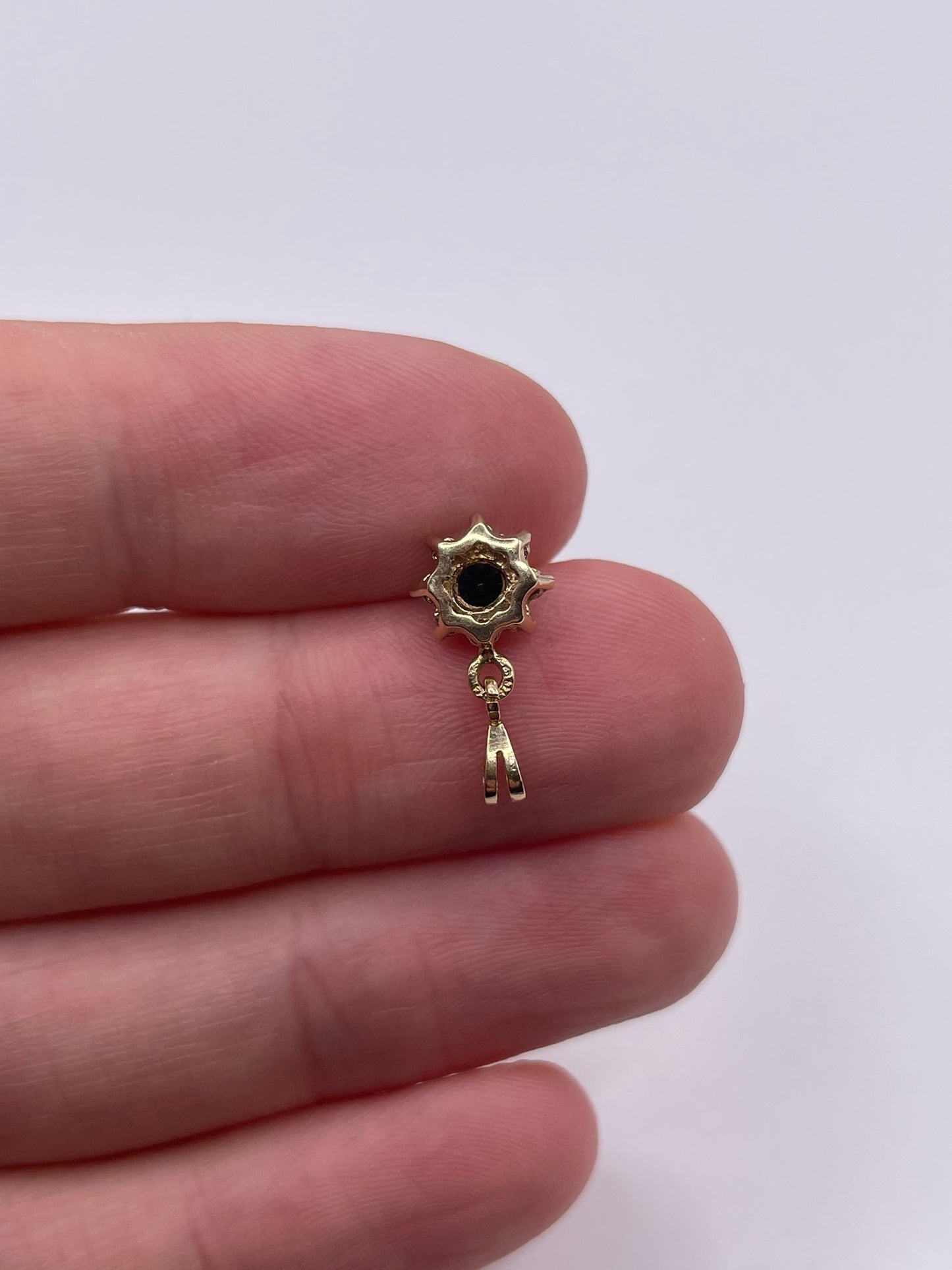 9ct gold sapphire and diamond pendant