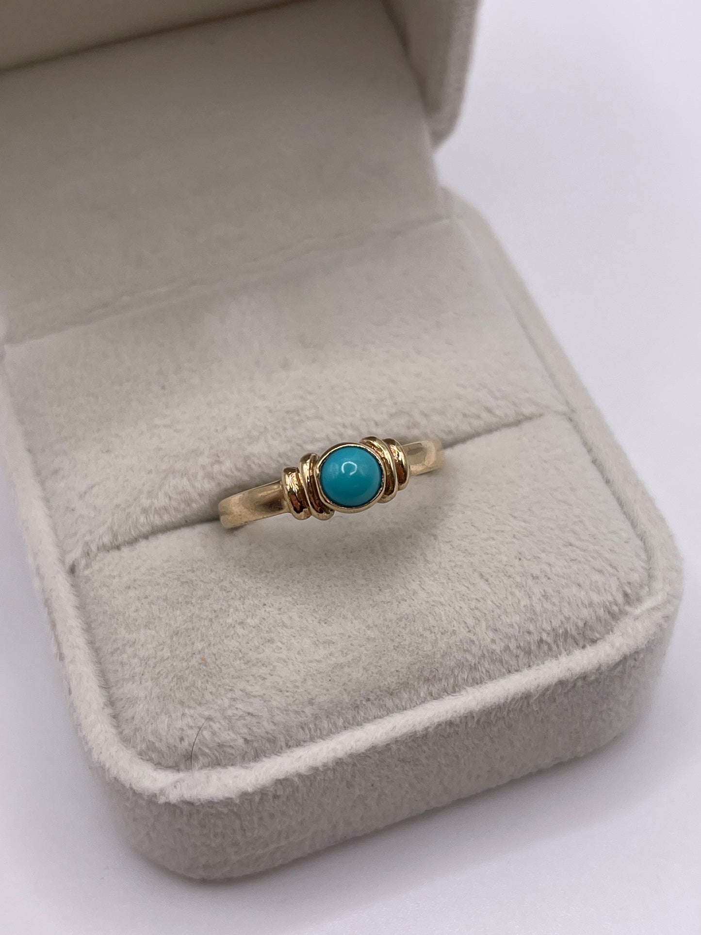 9ct gold turquoise ring