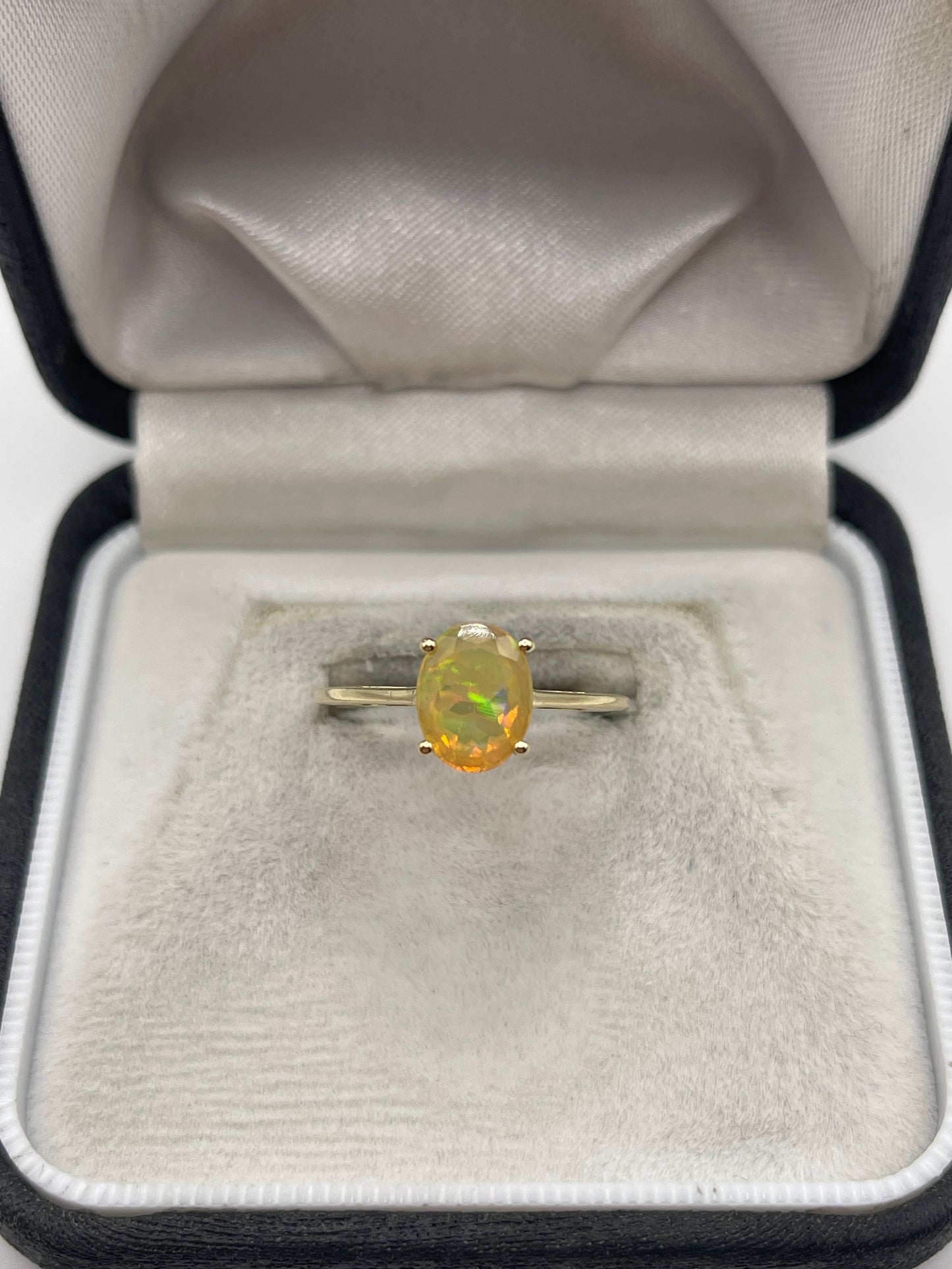 9ct gold opal ring
