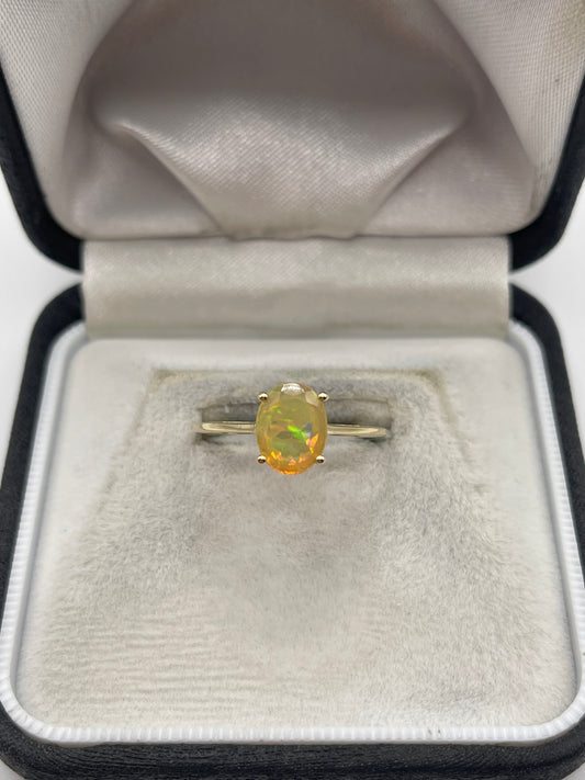 9ct gold opal ring